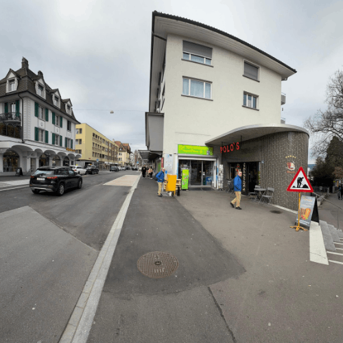 Polo's an der Gotthardstrasse